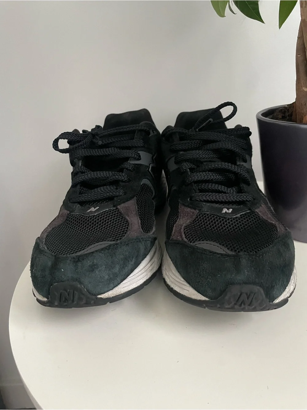 Men Size 11.5 New Balance 2002R Black Gunmetal Shoes